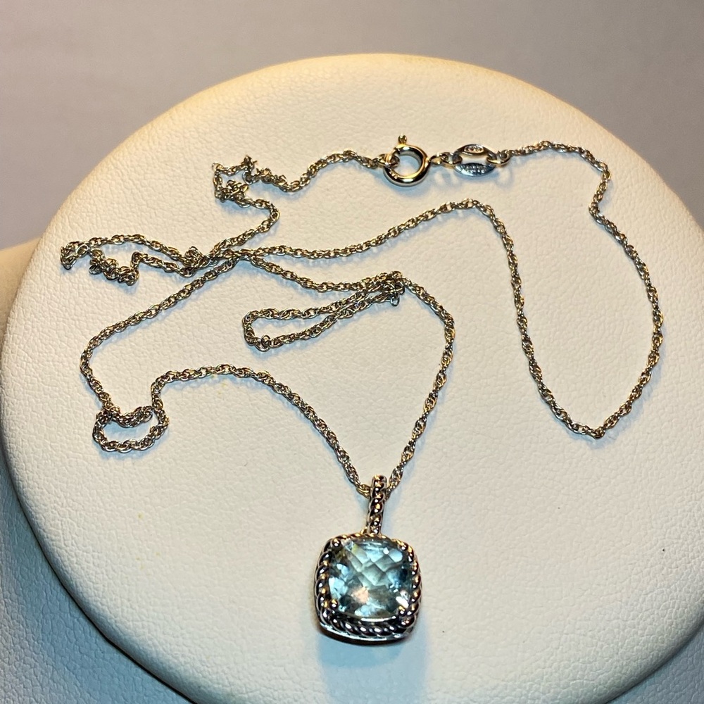 Italy Karizia Light Green Sterling Silver Pendant Necklace